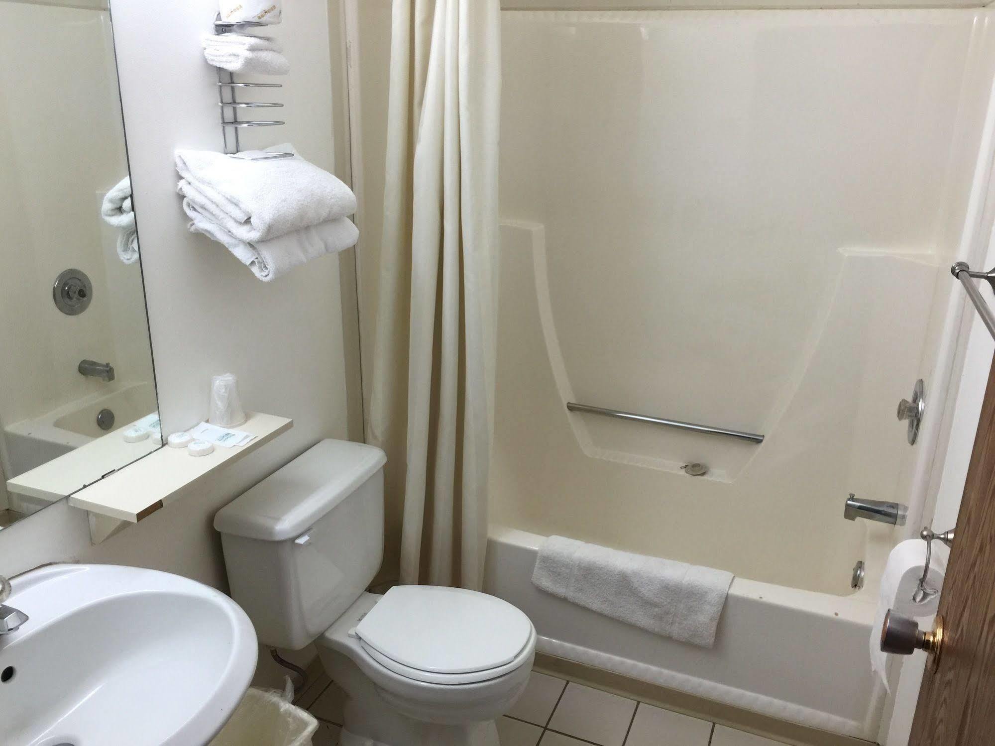 Voyageur Motel Thunder Bay Ngoại thất bức ảnh